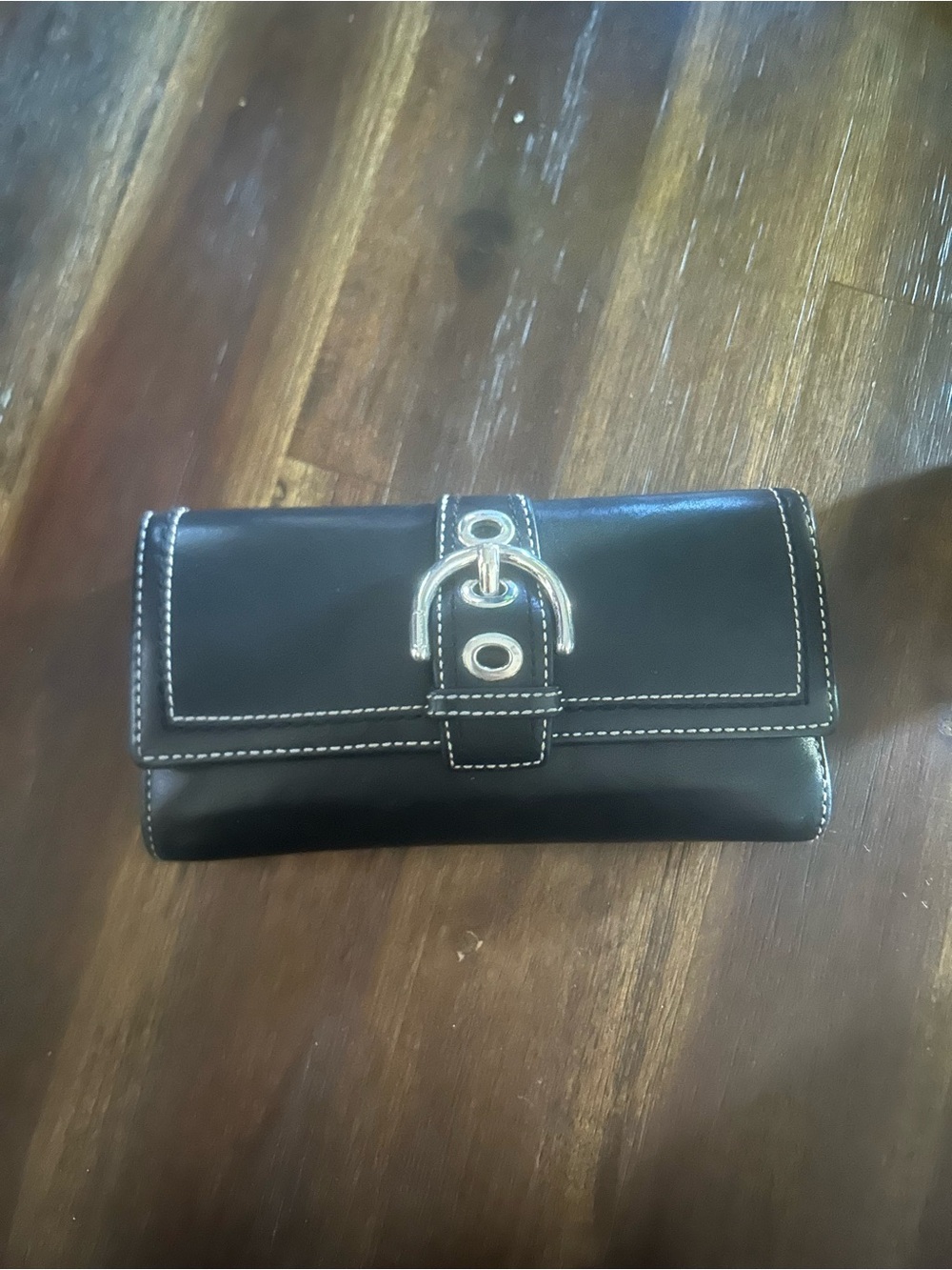 Coach soho Black Leather Wallet with White Stitching and Silver Hardware